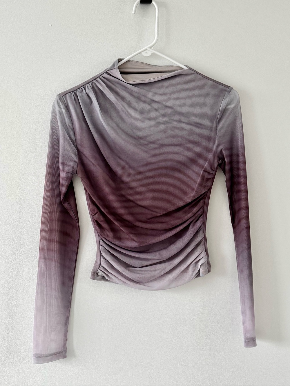 Commense Gradient Mesh Top - Picture 4 of 6